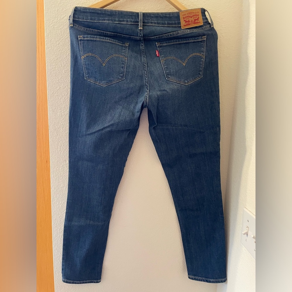 Levi’s 711 Skinny